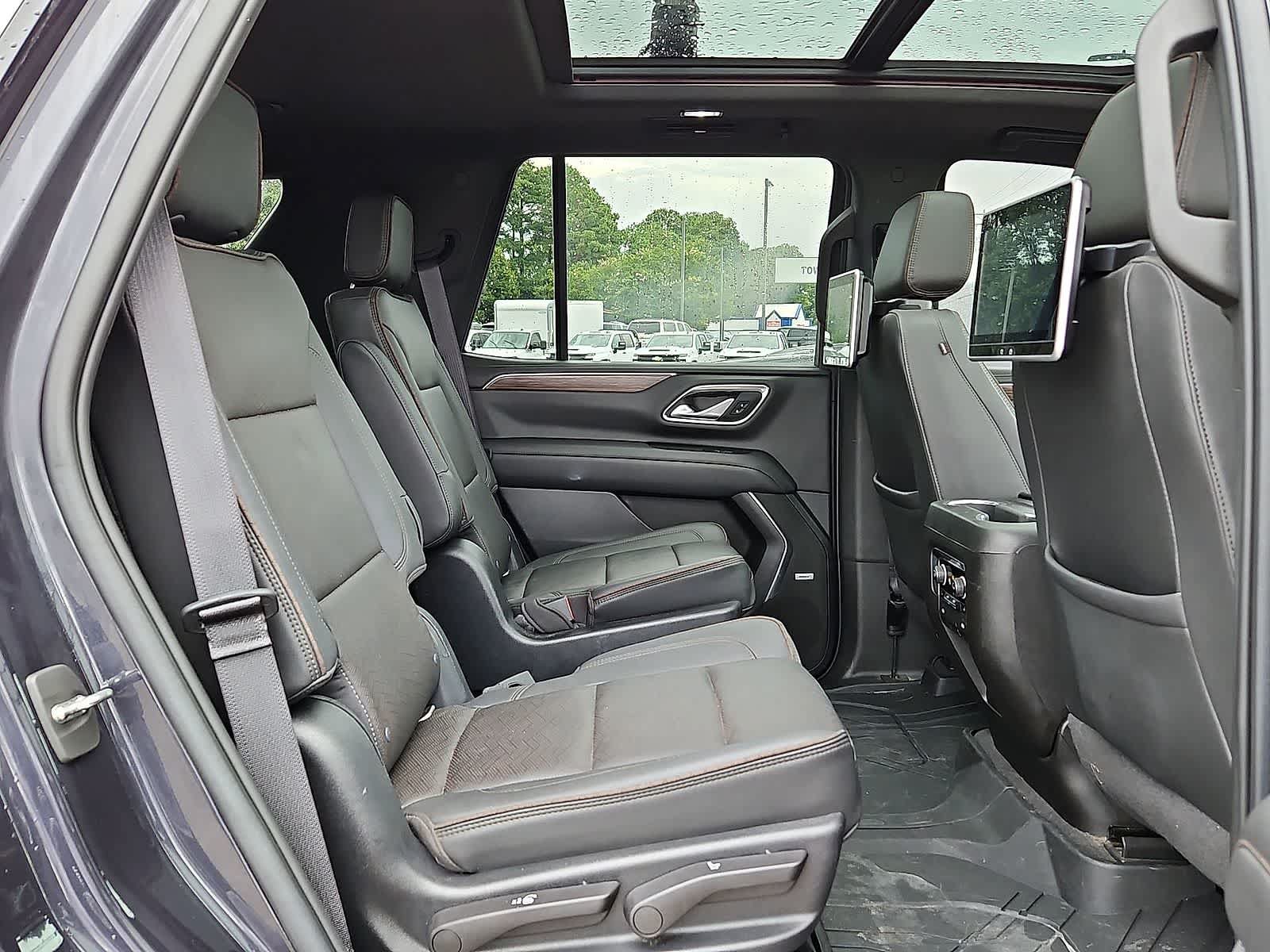 Used 2022 Chevrolet Tahoe High Country w/ Premium Package AWD/4WD image 34