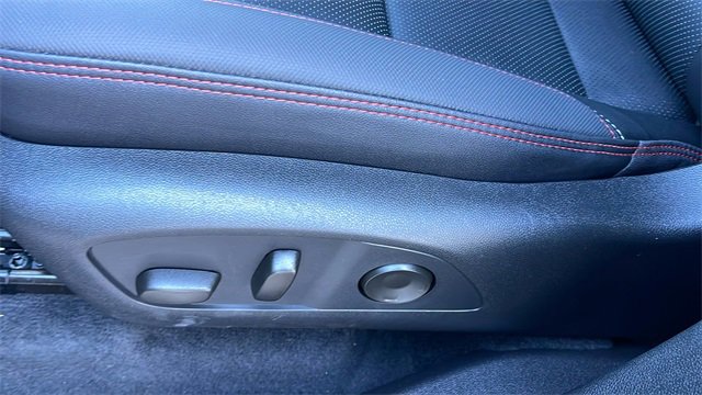 Used 2025 Chevrolet Traverse RS image 31