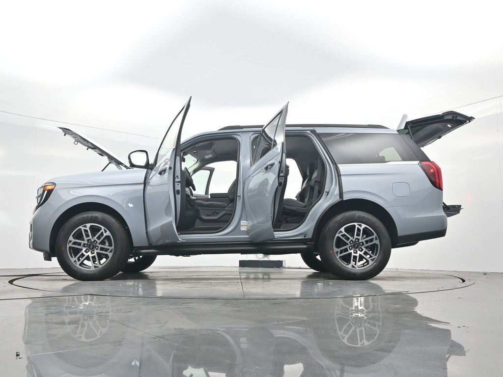 New 2026 Ford Expedition Active image 50