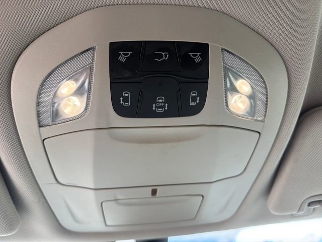 Used 2022 Chrysler Pacifica Touring-L FWD image 17