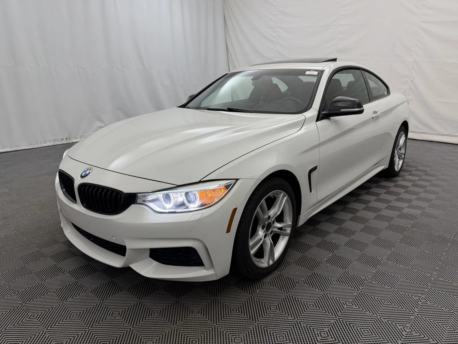 Used 2015 BMW 428i xDrive Coupe AWD/4WD image 2