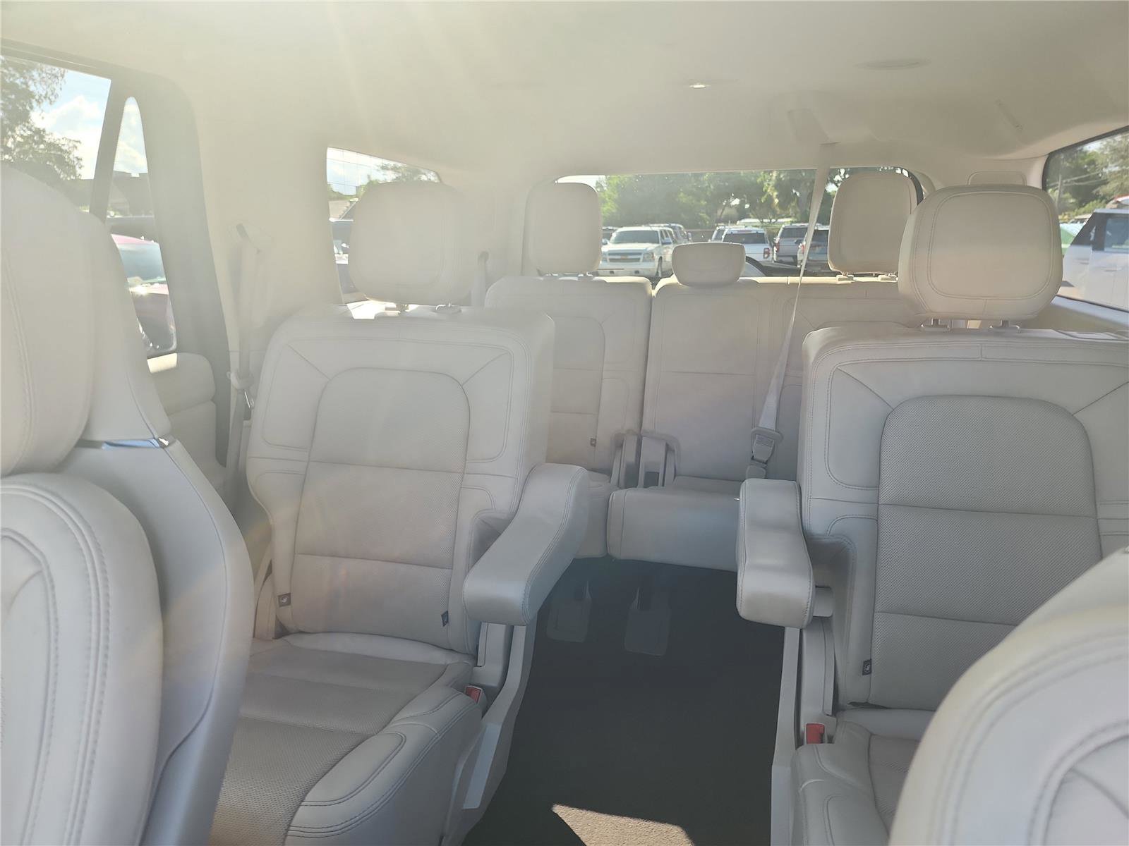 Used 2020 Lincoln Navigator Reserve w/ Luxury Package image 19