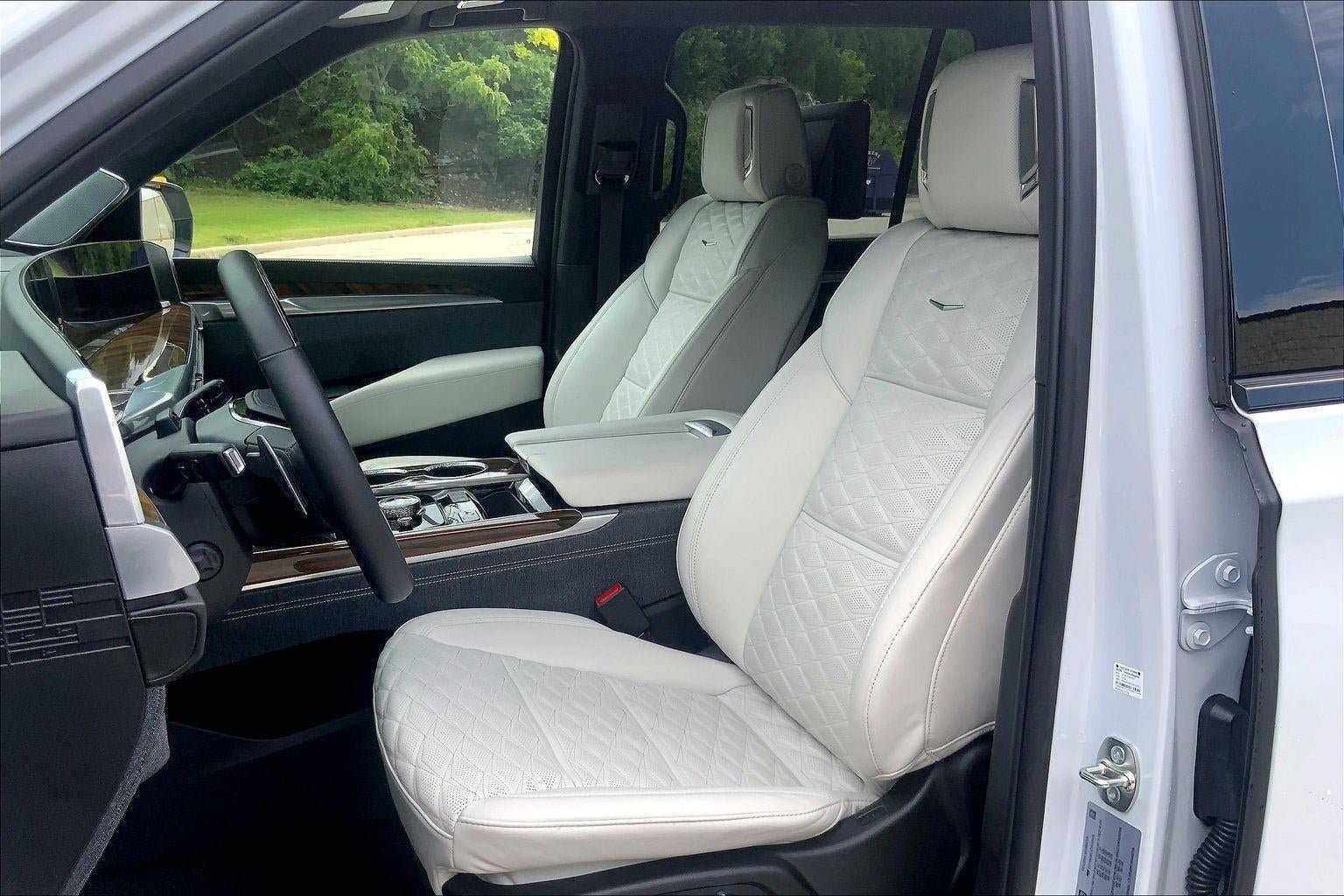 Certified 2026 Cadillac Escalade Platinum Sport AWD/4WD image 23