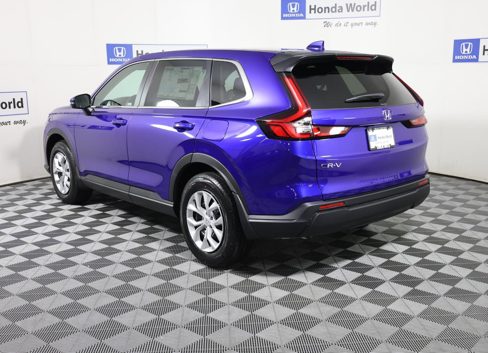 Used 2025 Honda CR-V LX image 4