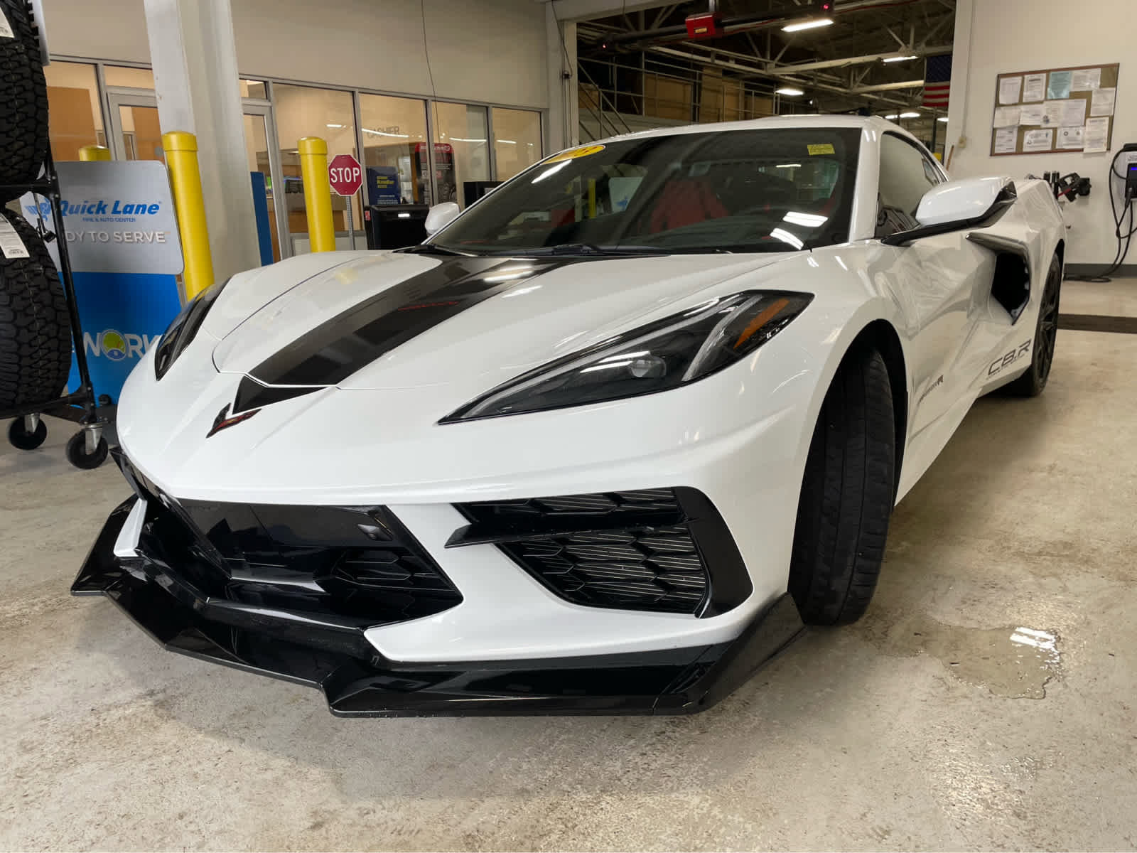 Used 2023 Chevrolet Corvette Stingray Preferred Cpe RWD image 4