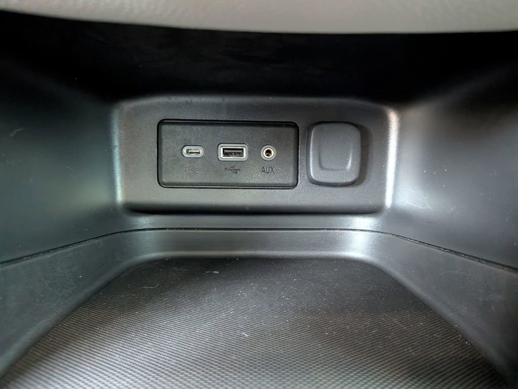 Used 2022 Chevrolet Equinox LT FWD image 32