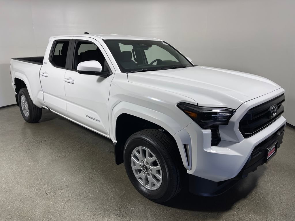 New 2025 Toyota Tacoma SR5