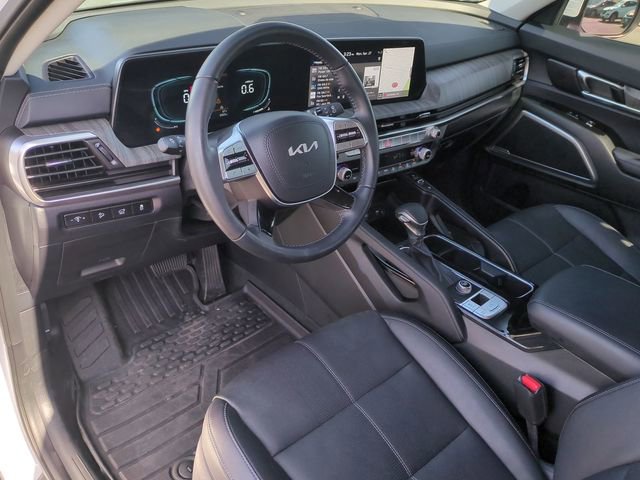 Used 2025 Kia Telluride EX w/ EX Captain's Chair Package FWD image 11
