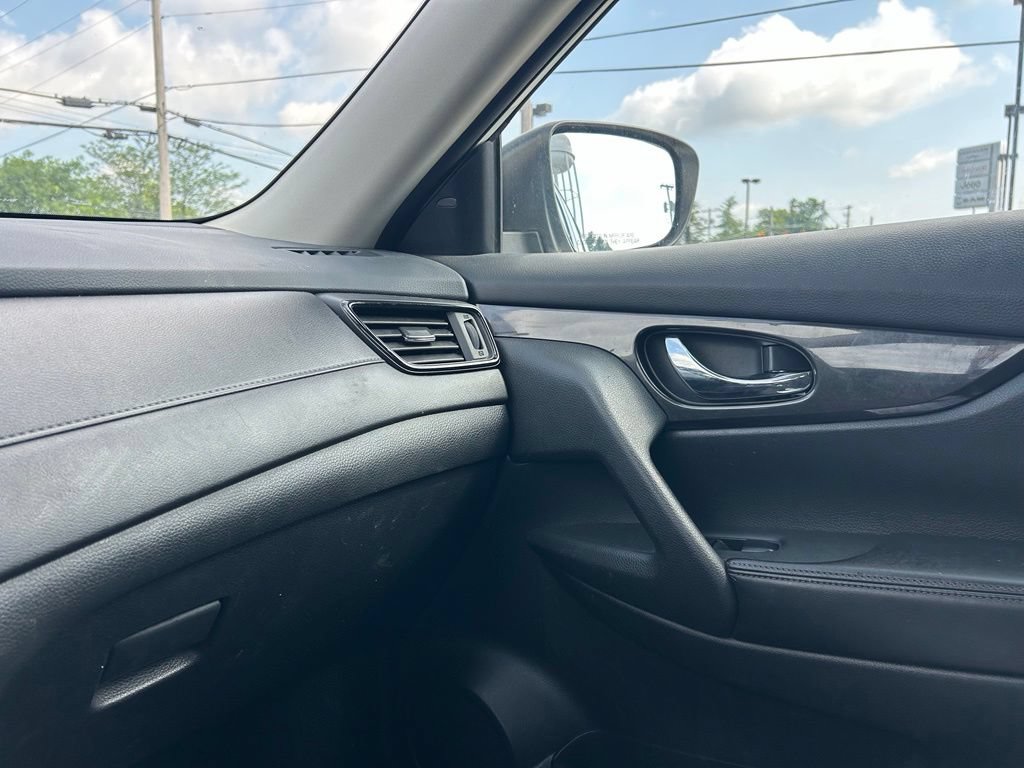 Used 2018 Nissan Rogue S FWD image 21