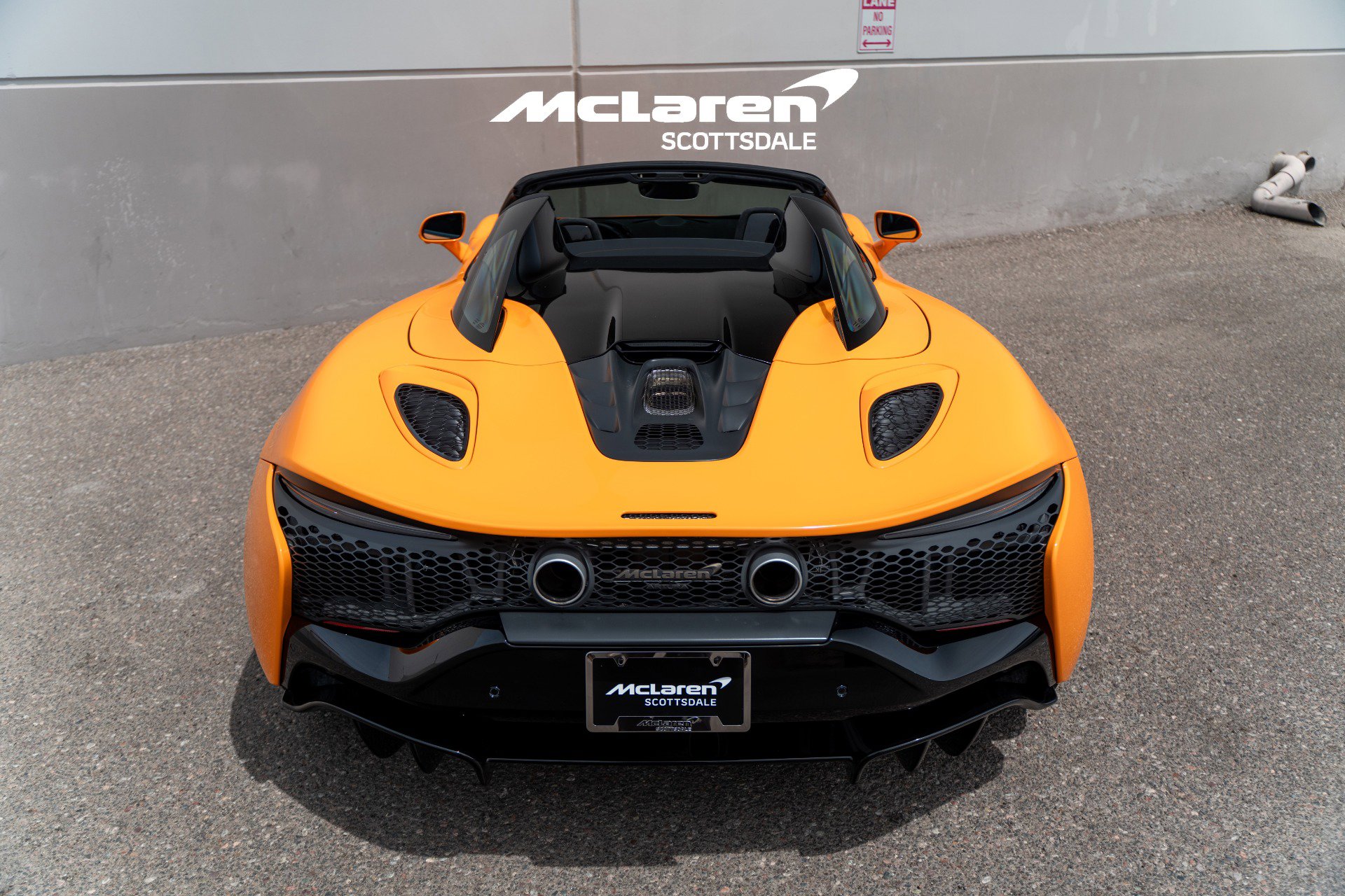 Used 2026 McLaren Artura Spider RWD image 24