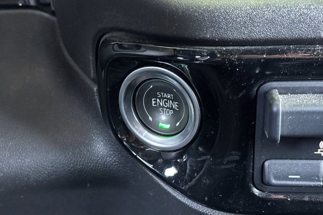 Used 2025 GMC Sierra 1500 SLT RWD image 33