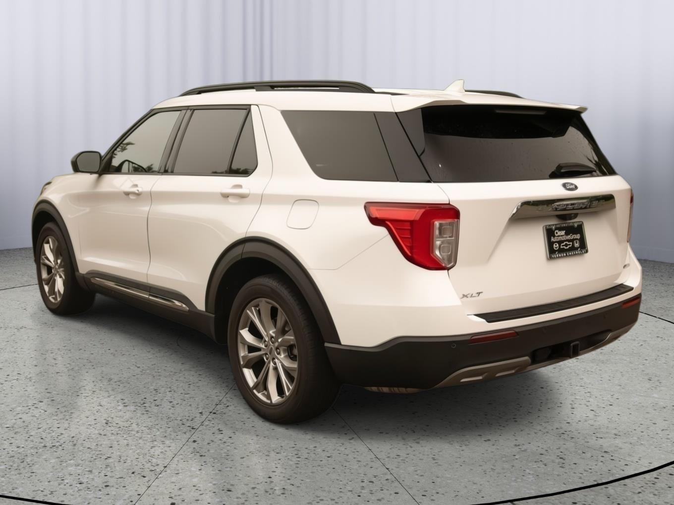 Used 2020 Ford Explorer XLT w/ Equipment Group 202A AWD/4WD image 25