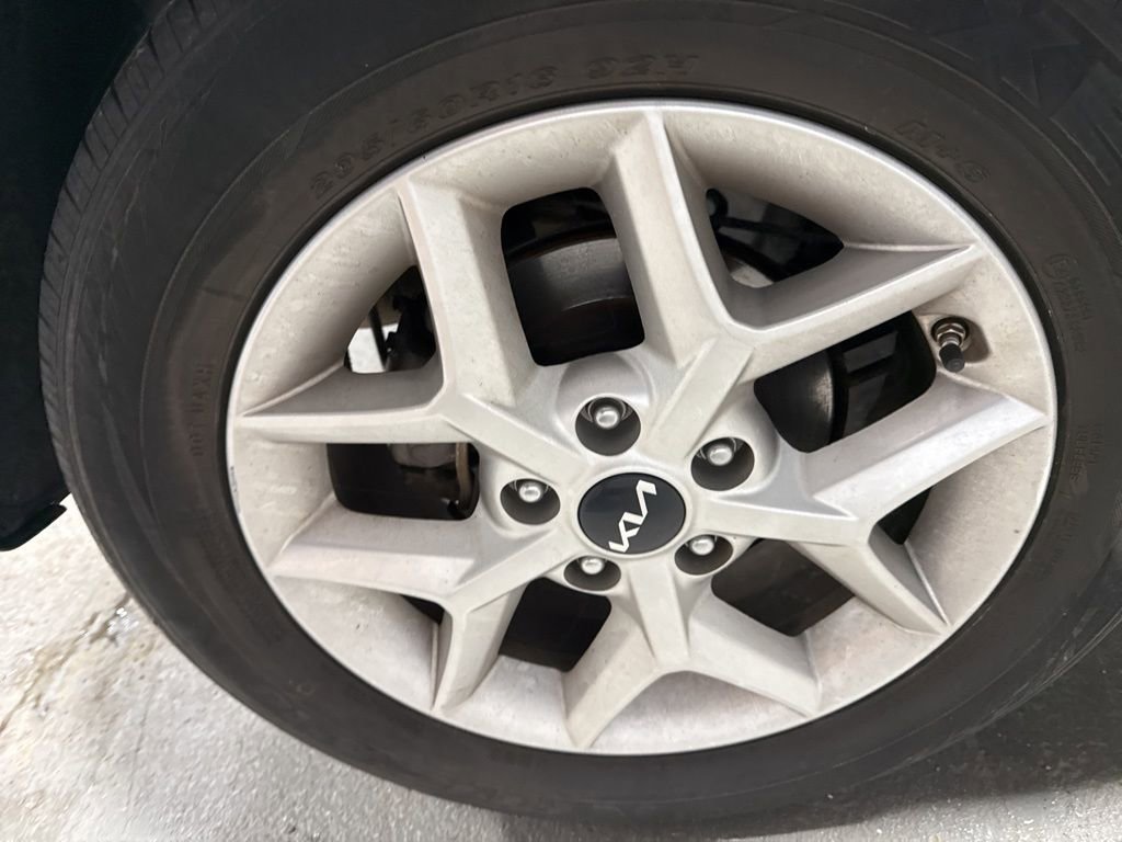 Used 2024 Kia Soul LX w/ Option Group 015 image 40
