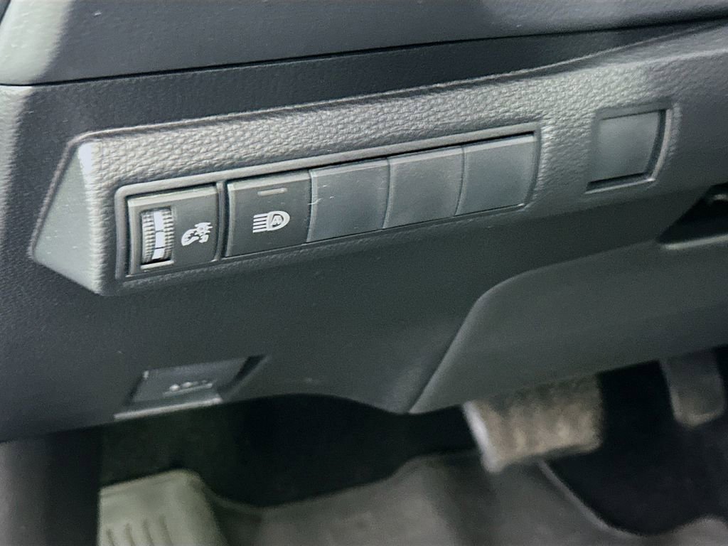 Used 2022 Toyota Corolla SE FWD image 11