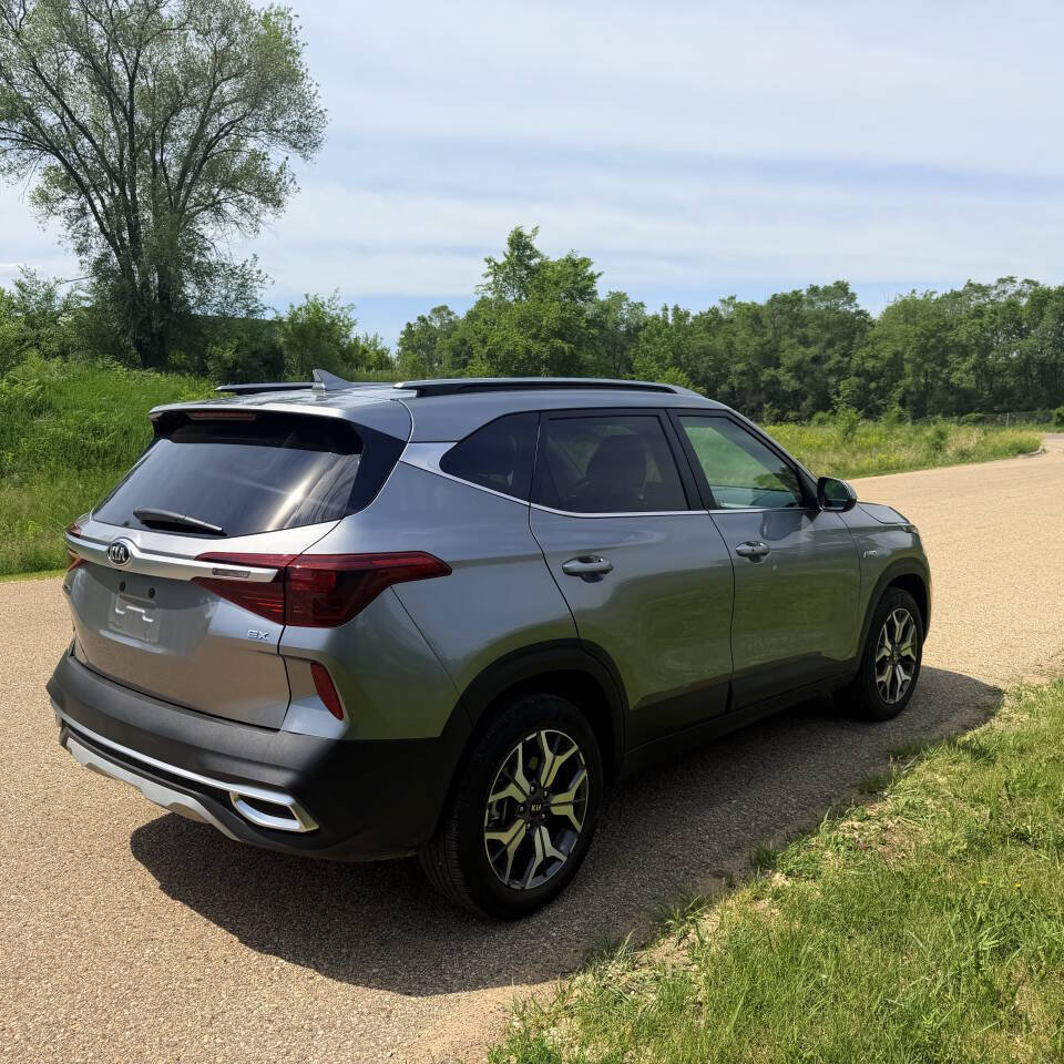 Used 2021 Kia Seltos EX AWD/4WD image 5
