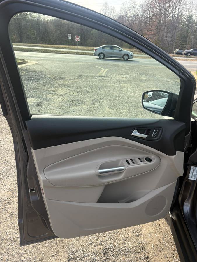 Used 2013 Ford C-MAX SE image 10