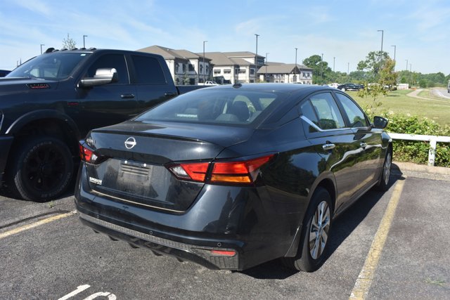 Used 2025 Nissan Altima 2.5 S FWD image 4
