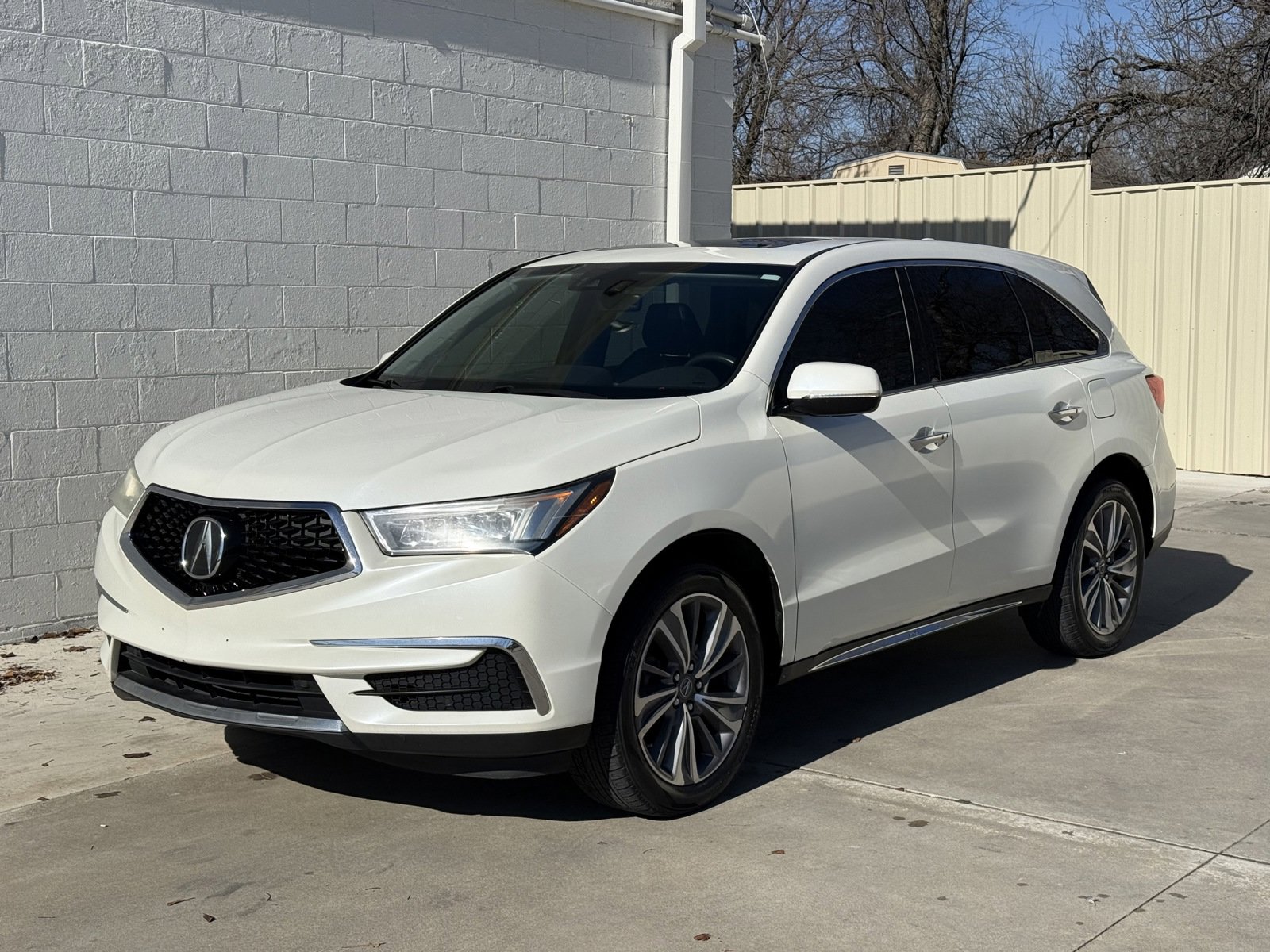 Used 2018 Acura MDX SH-AWD w/ Technology Package image 3
