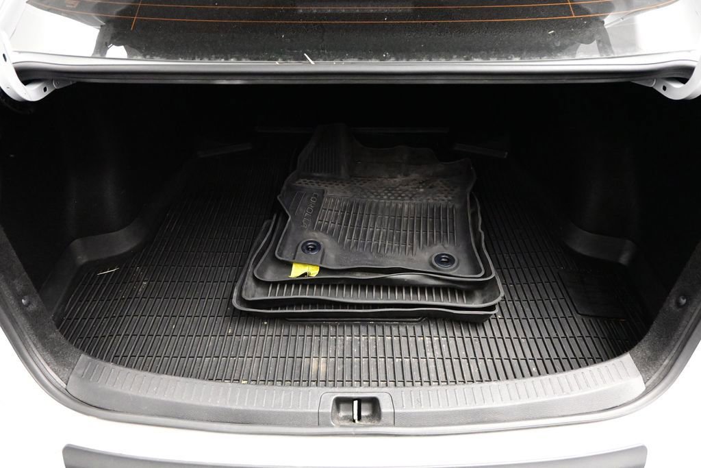 Used 2025 Toyota Corolla LE FWD image 18