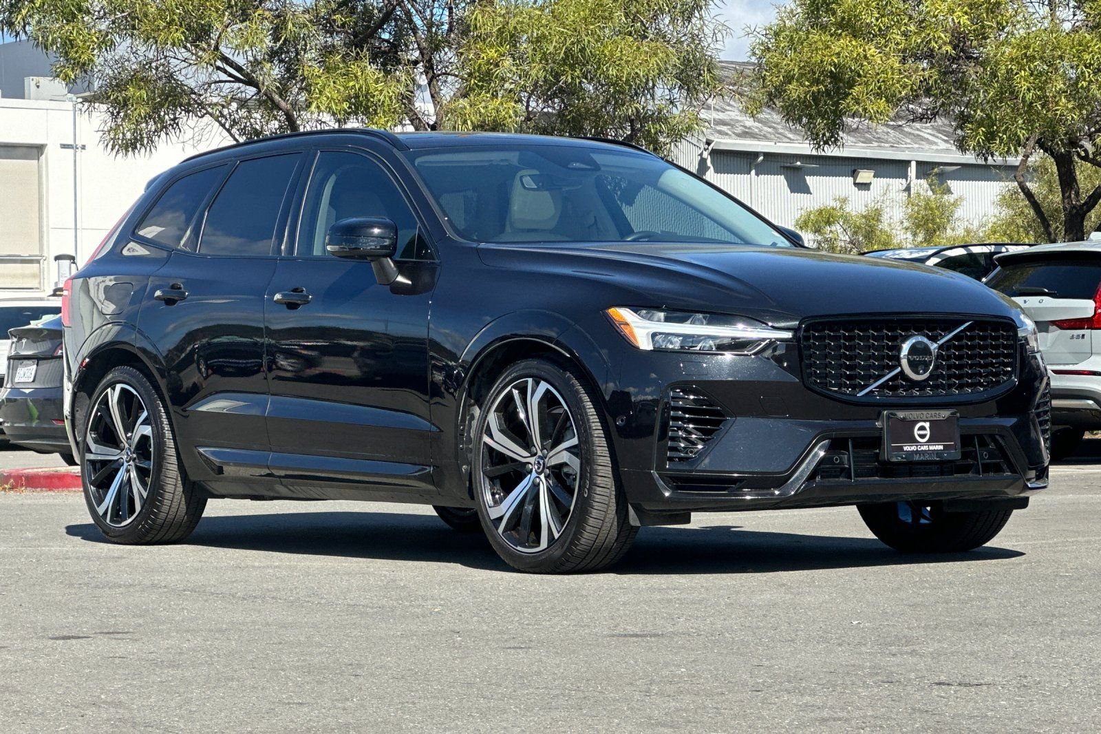Certified 2025 Volvo XC60 T8 Ultra w/ Protection Package Premier image 10