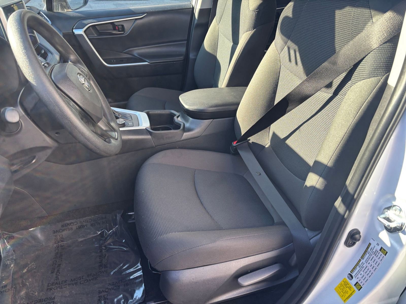 Used 2025 Toyota RAV4 LE image 32