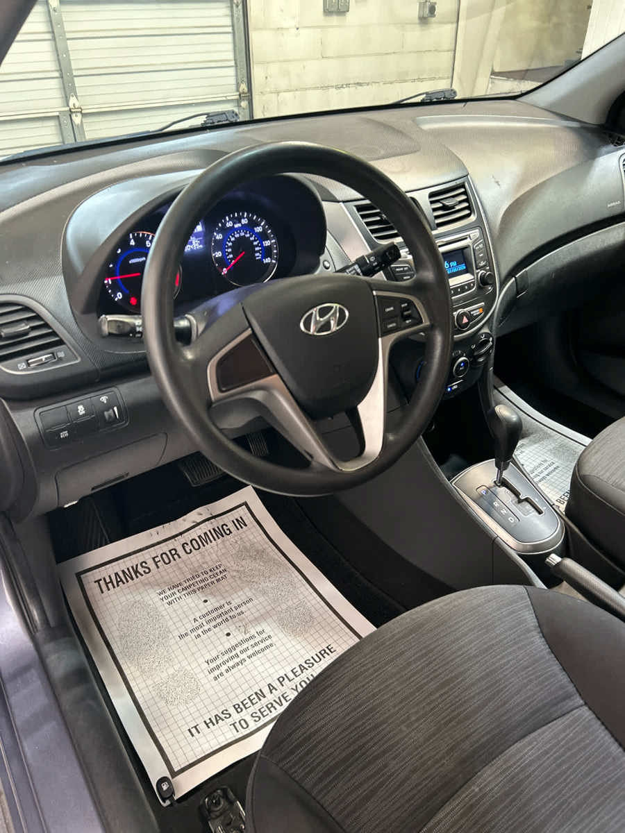 Used 2017 Hyundai Accent SE FWD image 8