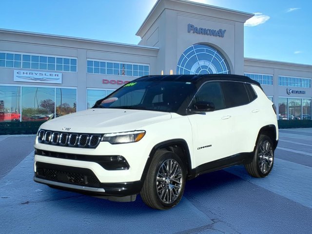 Certified 2024 Jeep Compass Limited w/ Elite Group AWD/4WD image 1