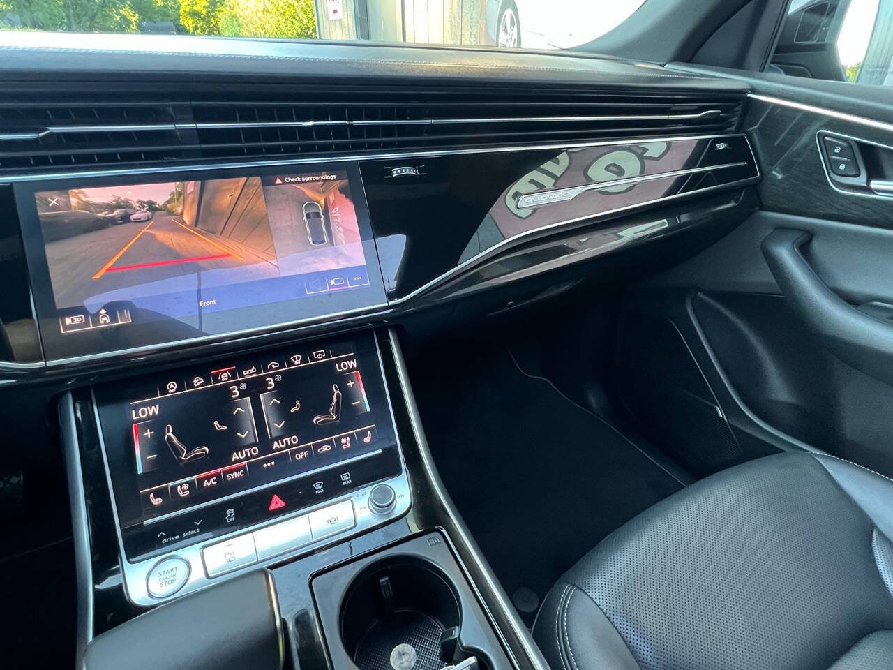 Used 2019 Audi Q8 Prestige AWD/4WD image 23