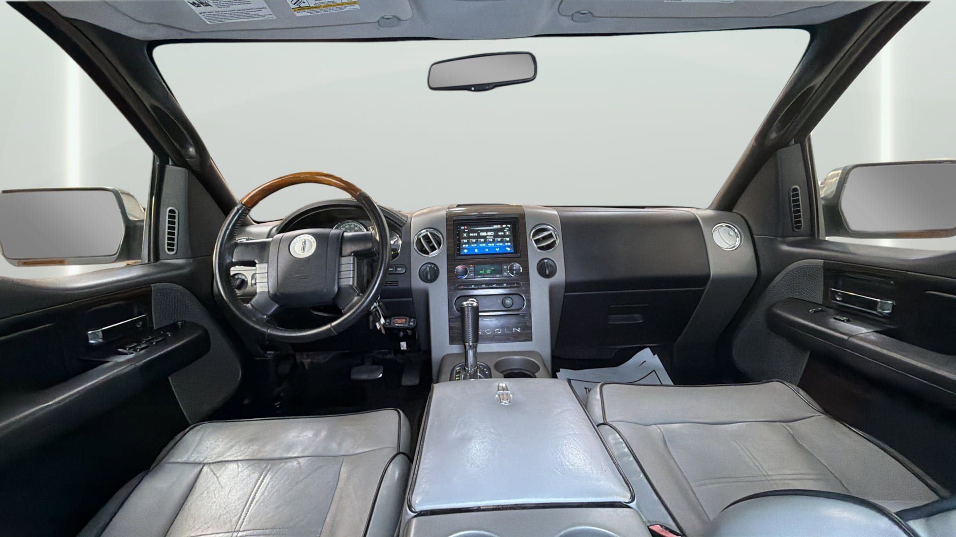 Used 2008 Lincoln Mark LT 4x4 image 30
