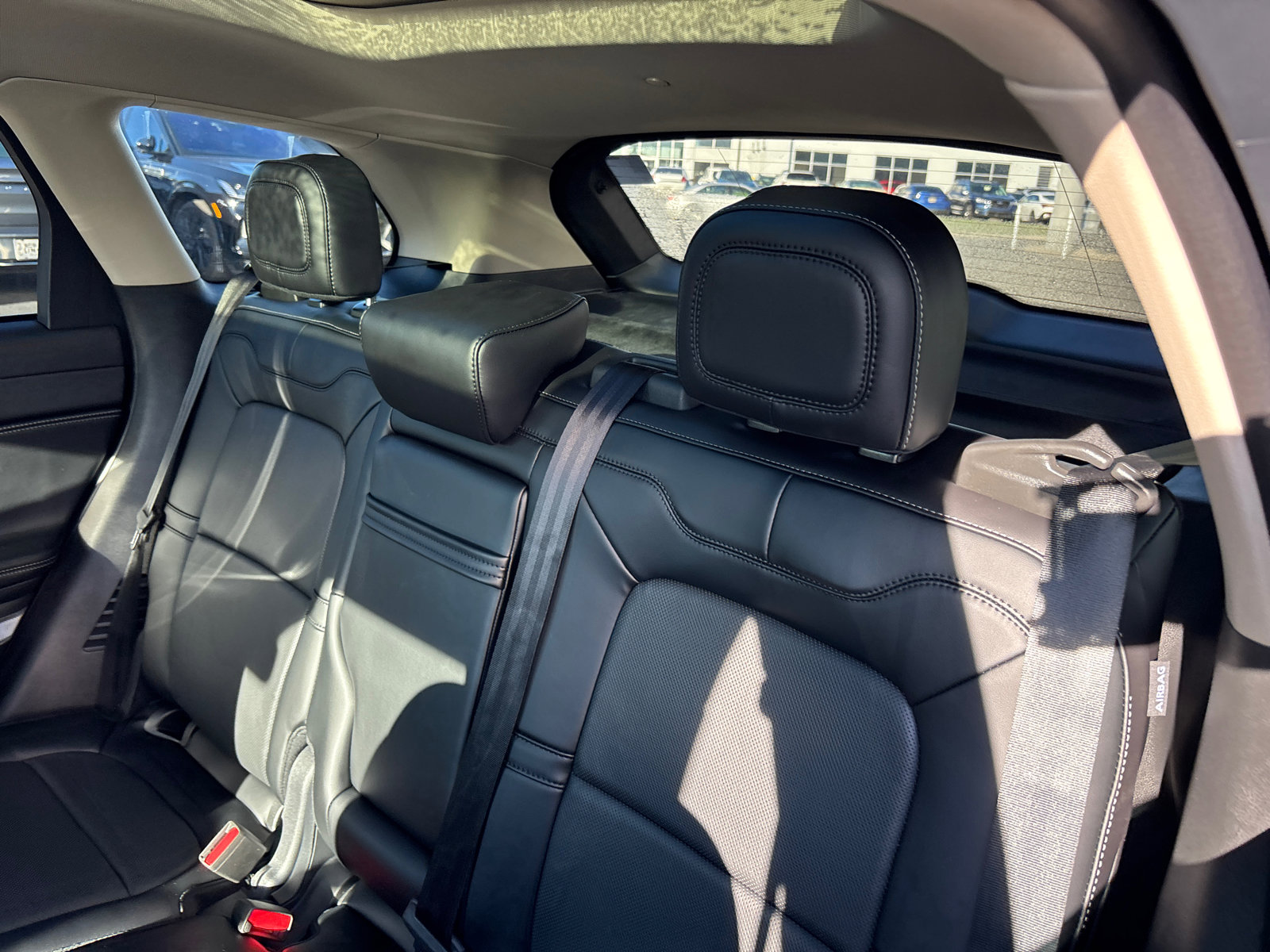 New 2026 Lincoln Corsair Reserve w/ Rear Removable Package Tray image 27