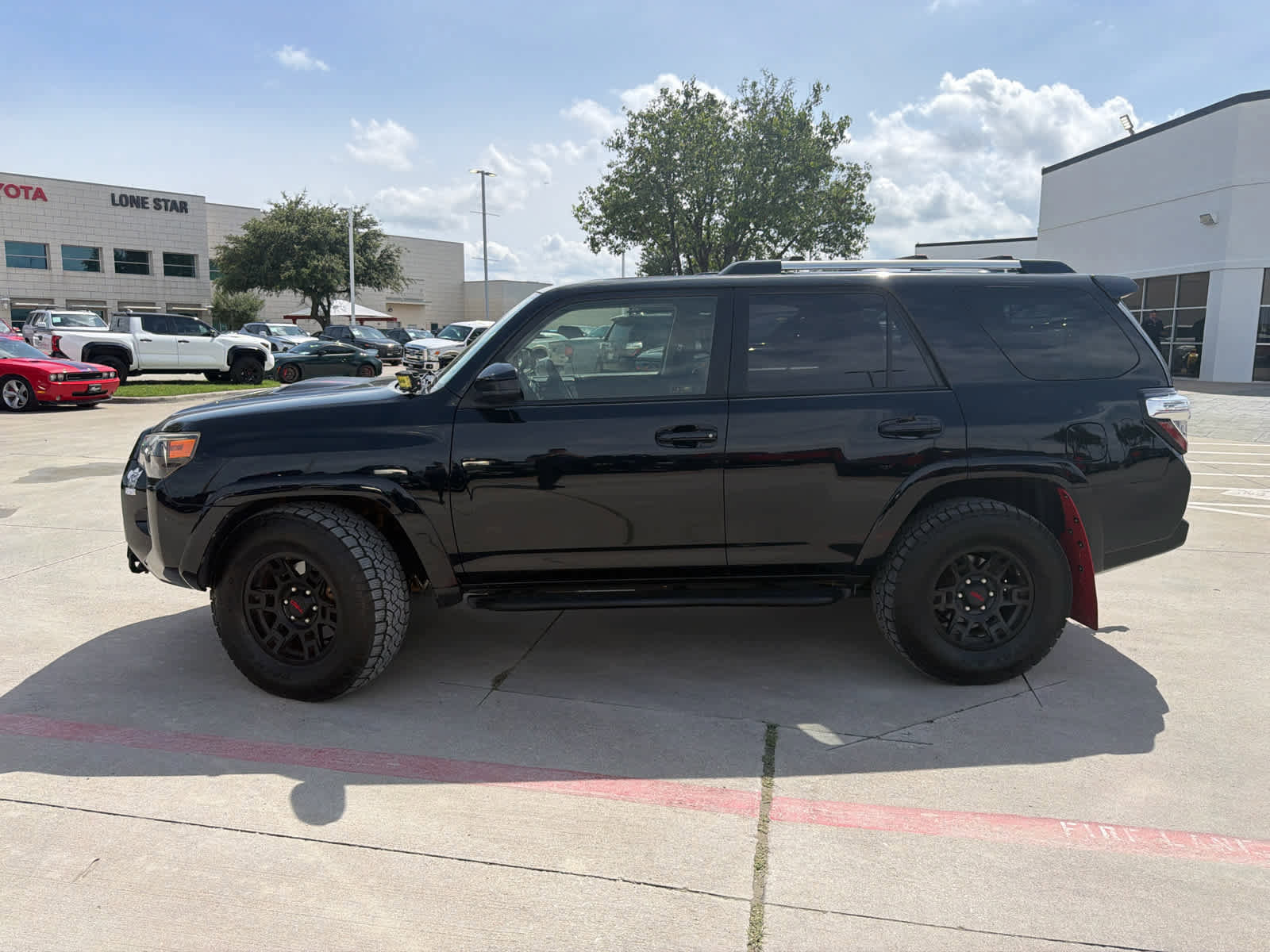 Used 2016 Toyota 4Runner Trail AWD/4WD image 2