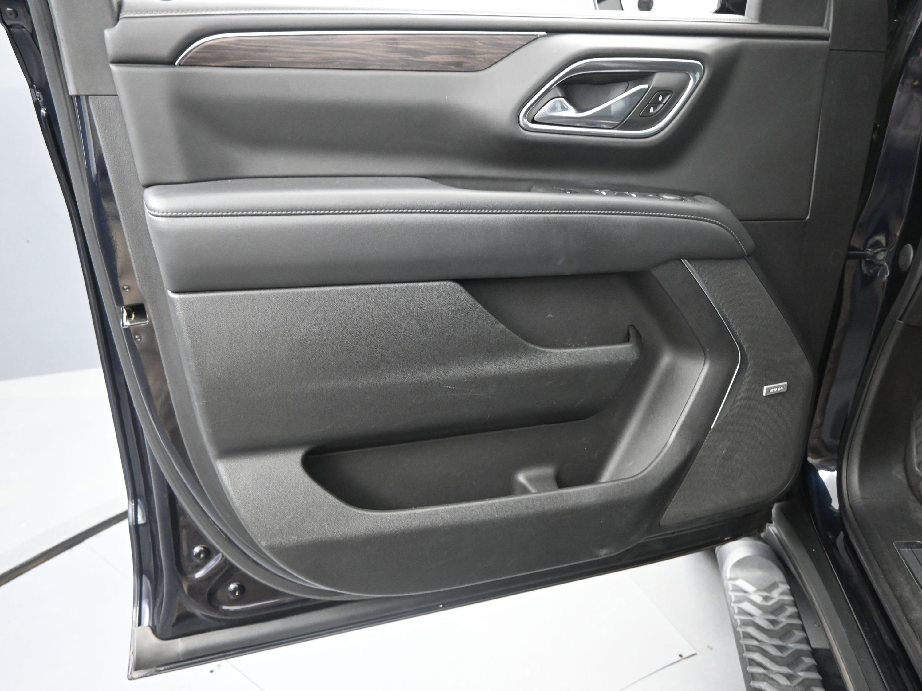 Used 2021 Chevrolet Tahoe Z71 w/ Luxury Package image 15