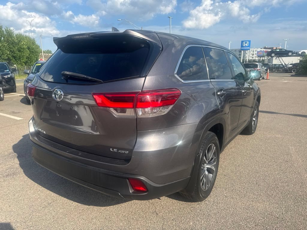 Used 2019 Toyota Highlander Plus AWD/4WD image 7