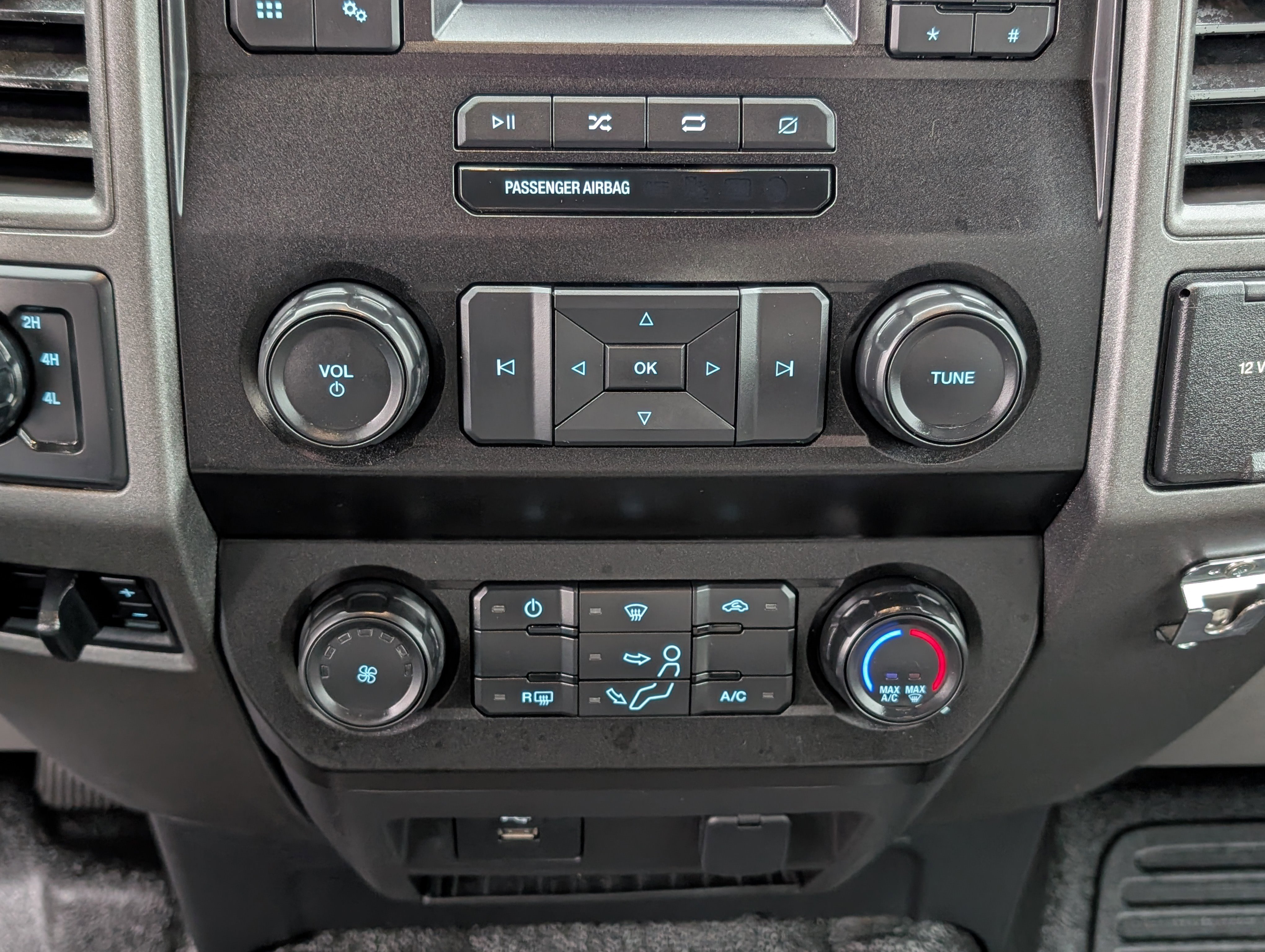 Certified 2020 Ford F250 XL w/ Power Equipment Group image 21