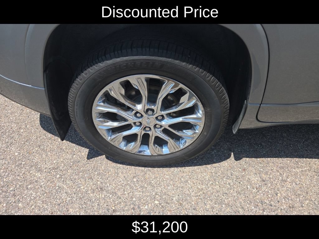 Used 2023 Chevrolet Traverse High Country w/ LPO, Floor Liner Package AWD/4WD image 3