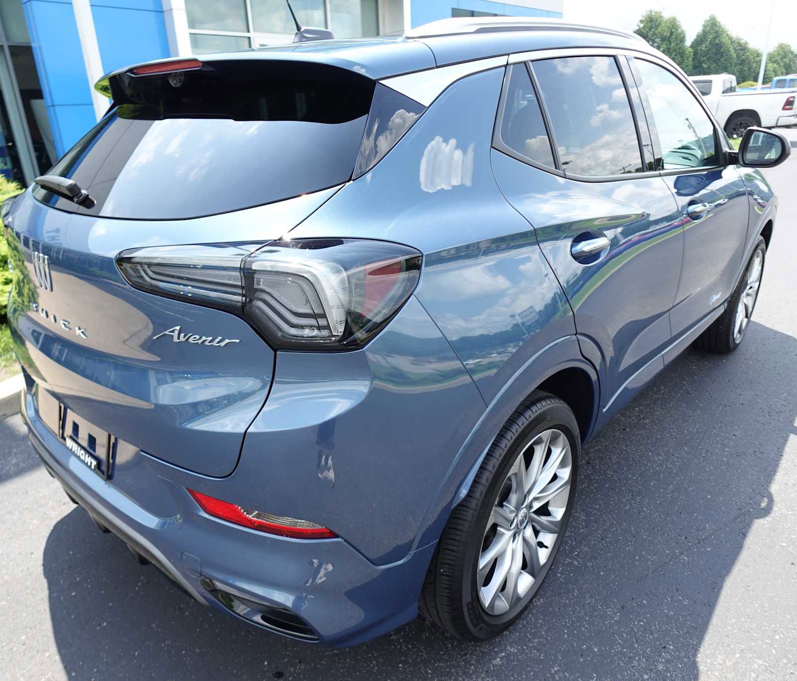 Used 2024 Buick Encore GX Avenir w/ Avenir Technology Package image 3