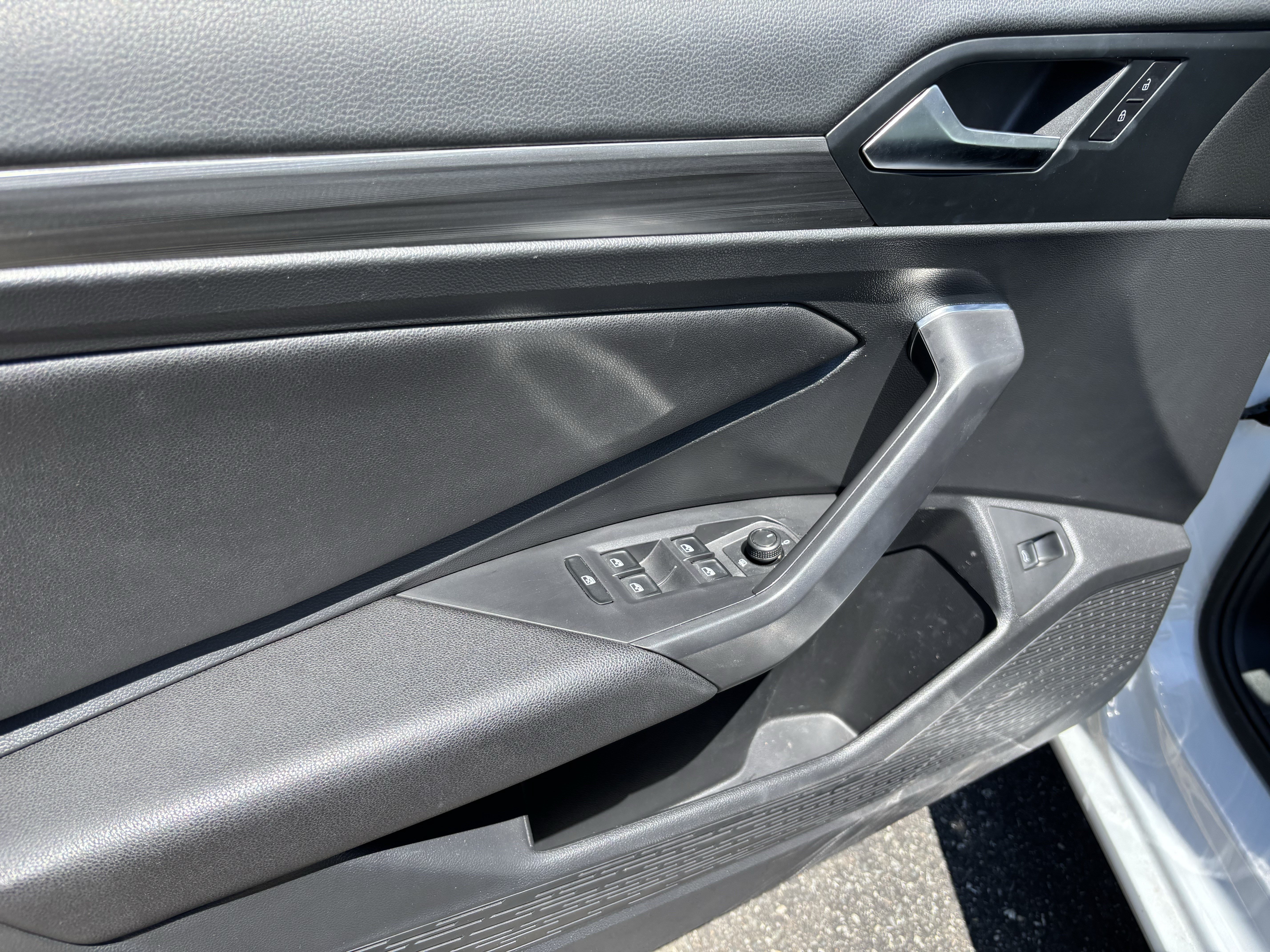 Used 2019 Volkswagen Jetta SEL FWD image 13