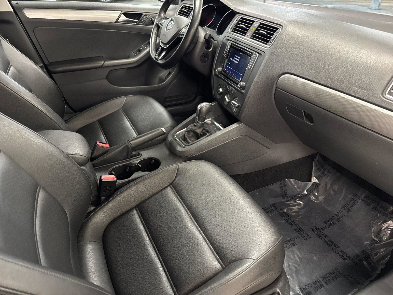 Used 2018 Volkswagen Jetta SE image 14