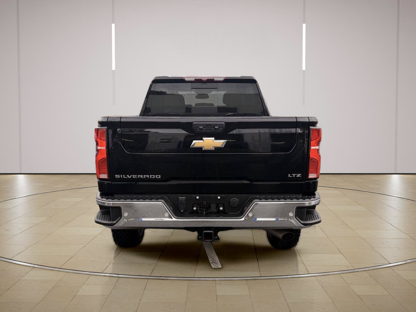 Used 2024 Chevrolet Silverado 2500 LTZ w/ LTZ Plus Package AWD/4WD image 4