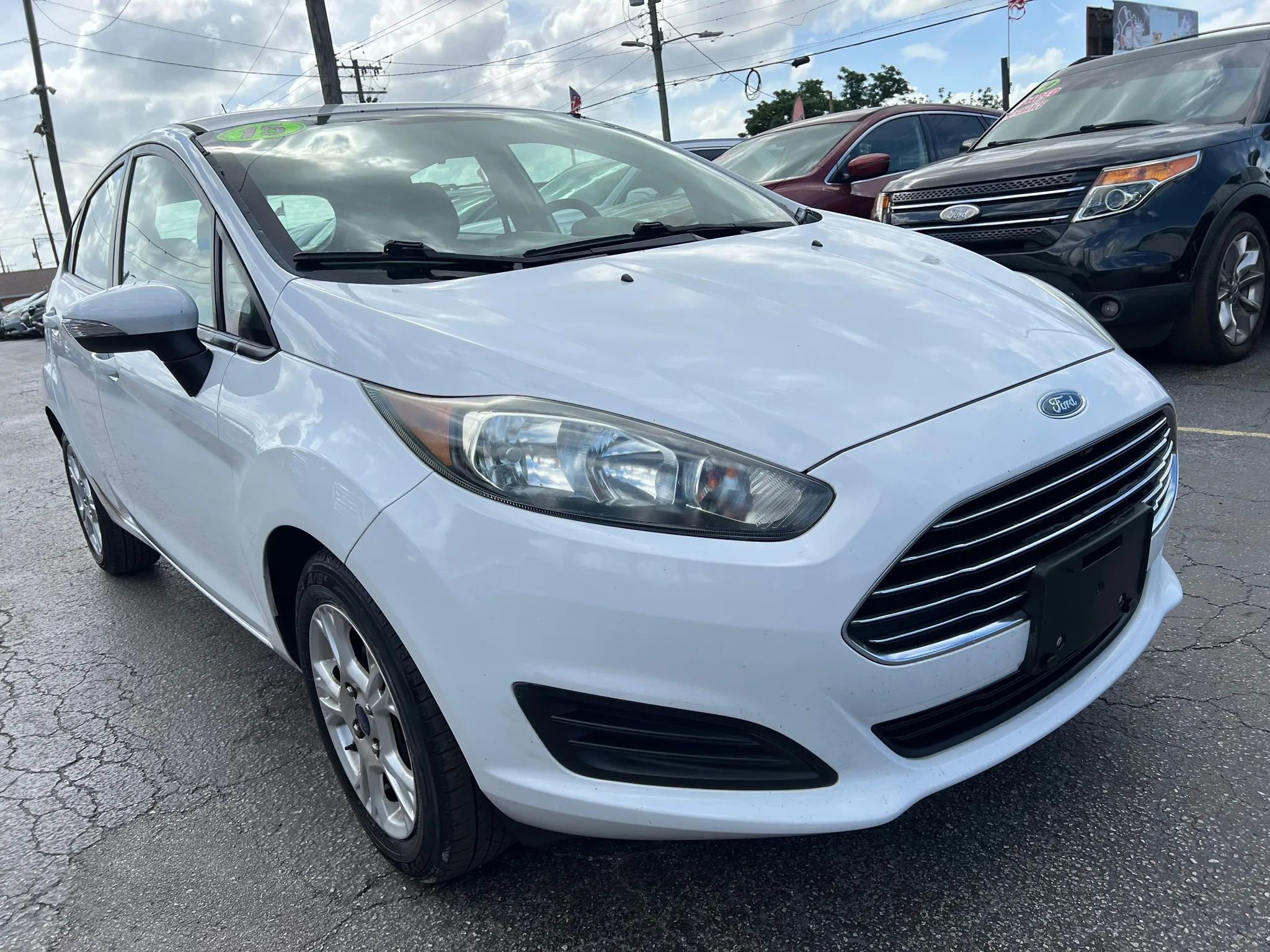 Used 2015 Ford Fiesta SE FWD image 4