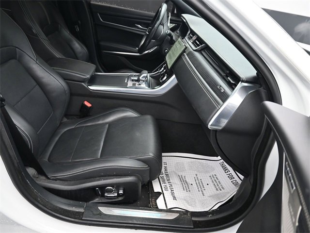 Used 2022 Jaguar XF R-Dynamic SE image 7