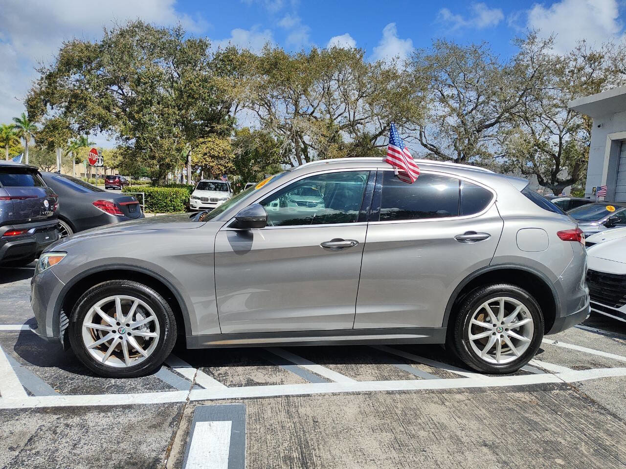 Used 2018 Alfa Romeo Stelvio Ti AWD/4WD image 5