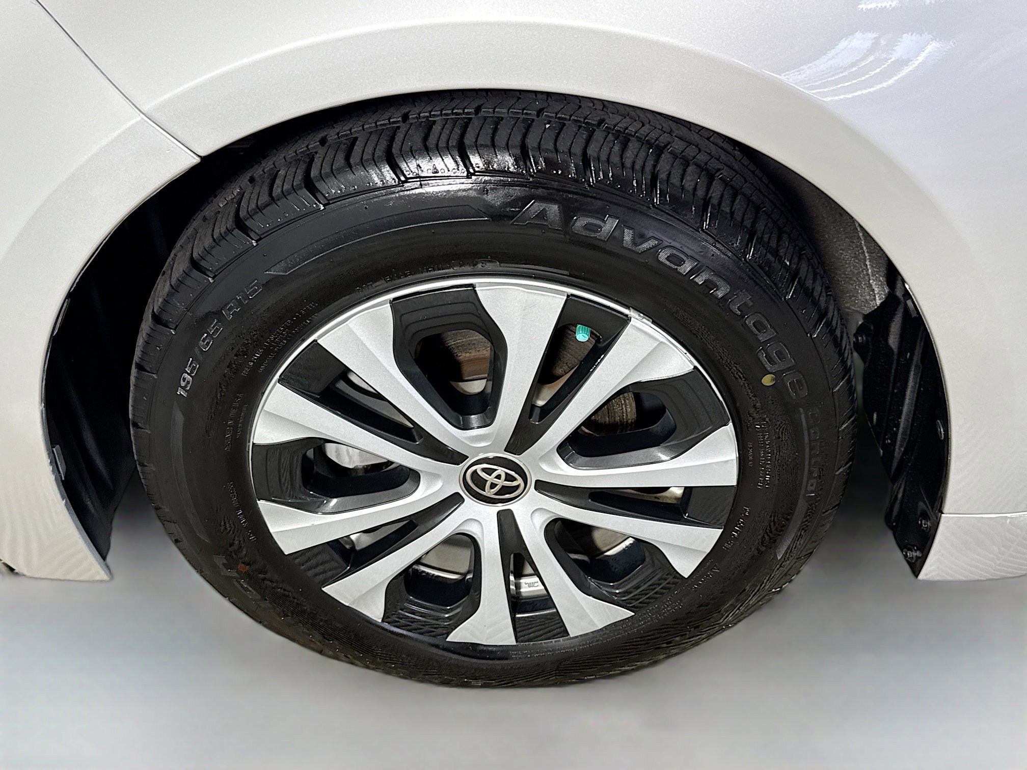 Used 2020 Toyota Corolla LE w/ Carpet Mat Package (TMS) FWD image 38