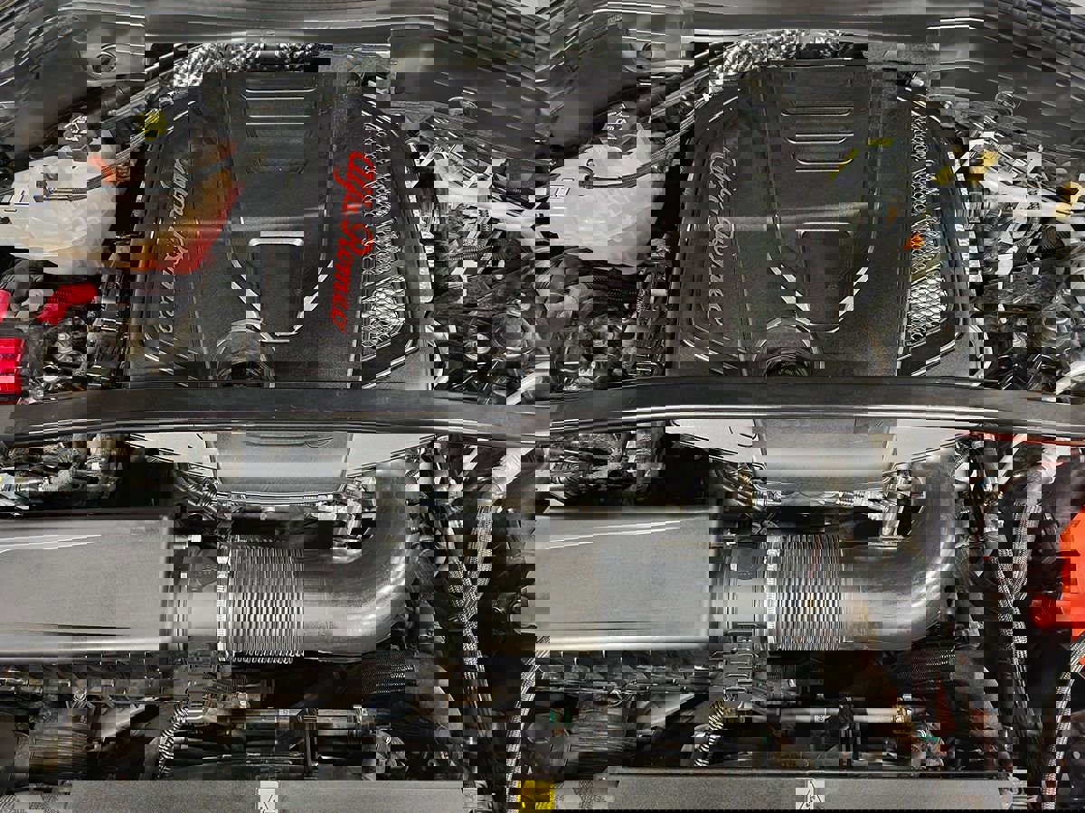 Used 2018 Alfa Romeo Stelvio AWD image 49