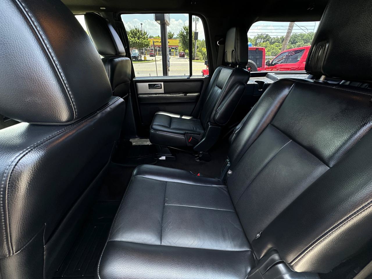 Used 2015 Ford Expedition EL Limited w/ Equipment Group 301A AWD/4WD image 9