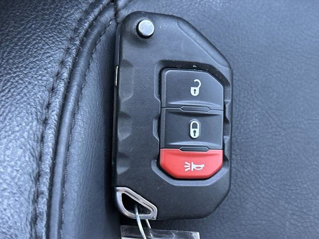 Used 2021 Jeep Wrangler Unlimited Sahara image 35