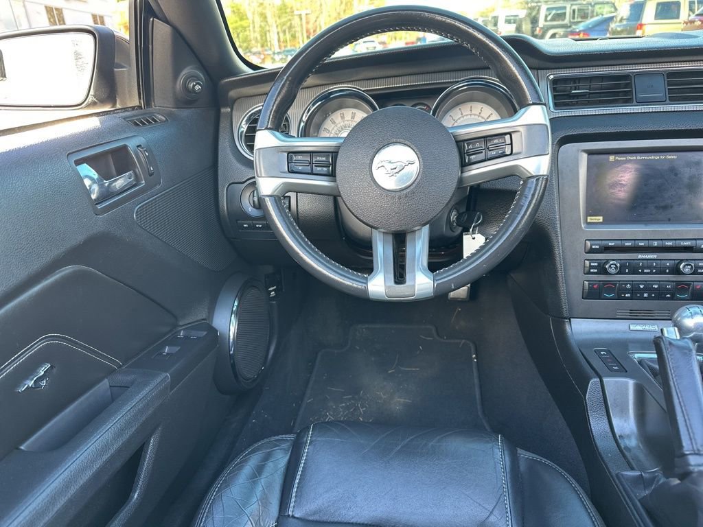 Used 2010 Ford Mustang GT Premium image 24
