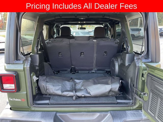 Used 2021 Jeep Wrangler Unlimited Sahara AWD/4WD image 13