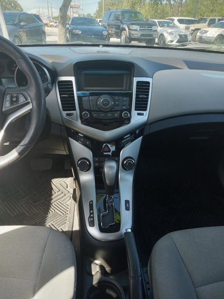 Used 2011 Chevrolet Cruze LT image 9