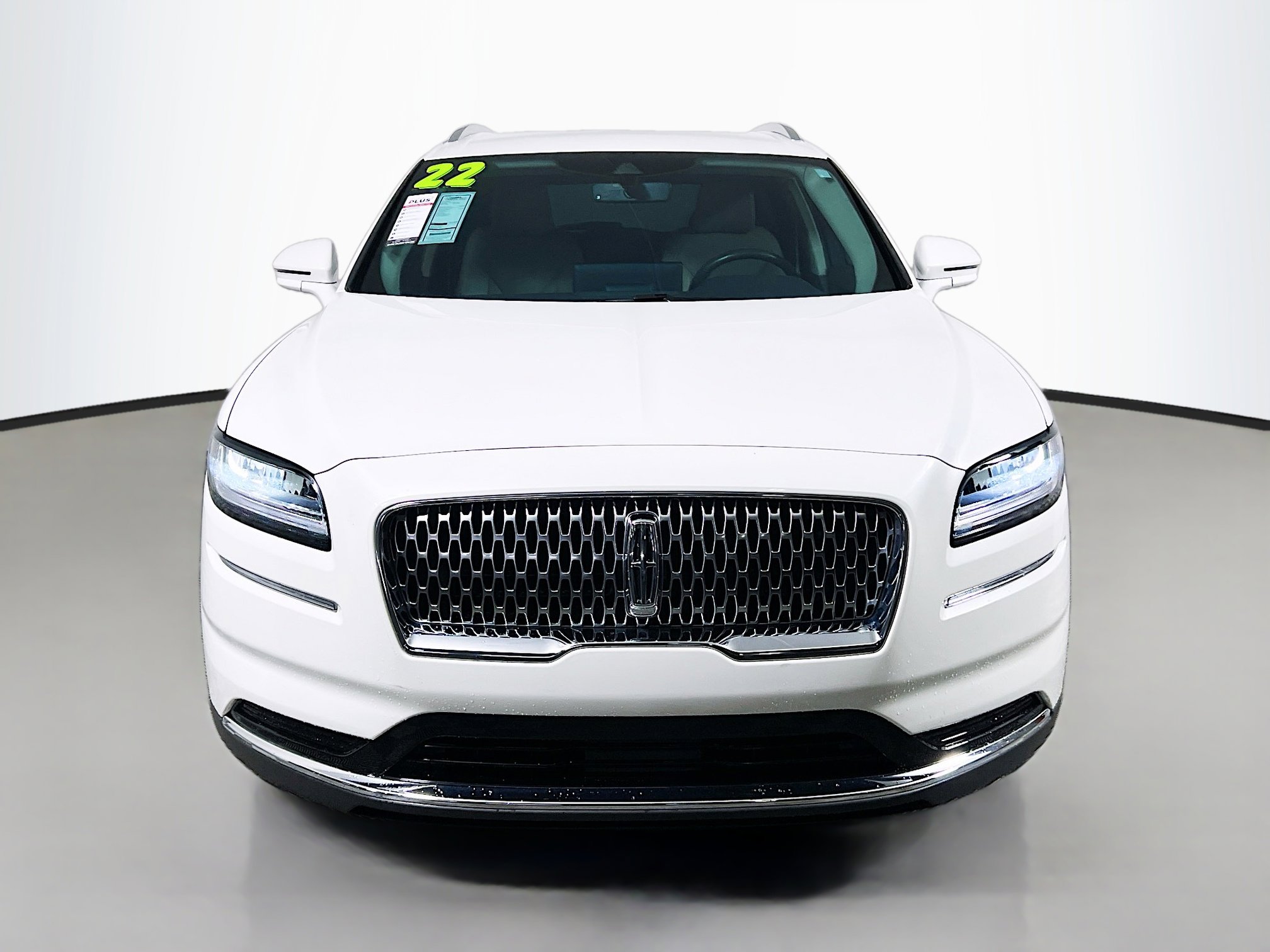 Used 2022 Lincoln Nautilus FWD w/ Premium Package image 11